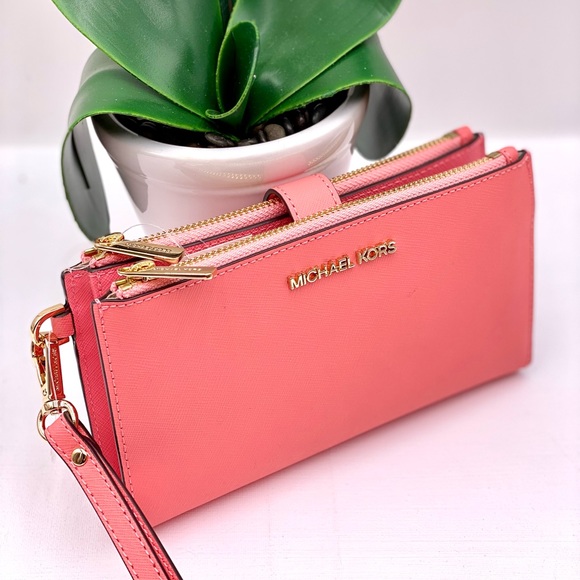 Michael Kors Handbags - Michael Kors Wallet Wristlet Double Zip